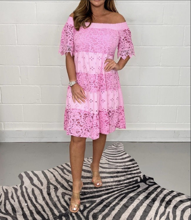 Solana – Vestido de encaje con hombros descubiertos