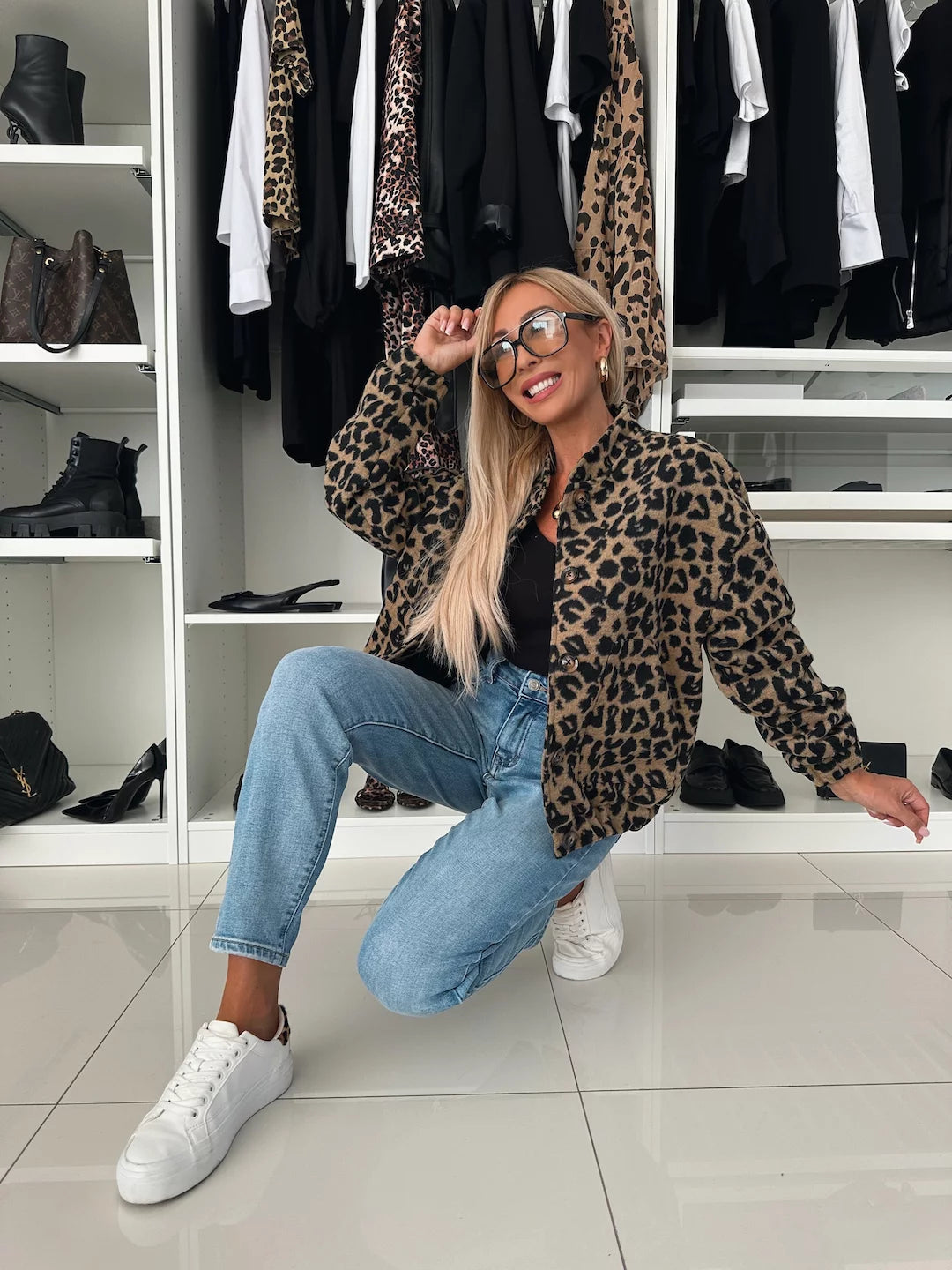 Lidia / Chaqueta de estampado animal con estilo moderno