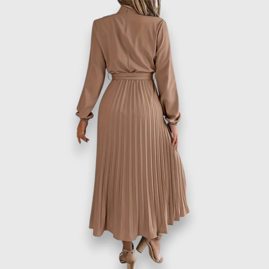 Valeria™ – Vestido midi plisado con lazo y cuello alto