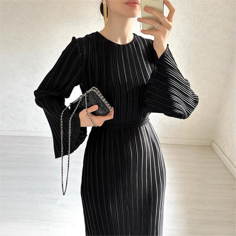 Felicia™ – Vestido largo plisado con mangas acampanadas