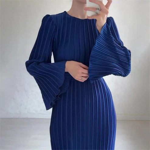 Felicia™ – Vestido largo plisado con mangas acampanadas