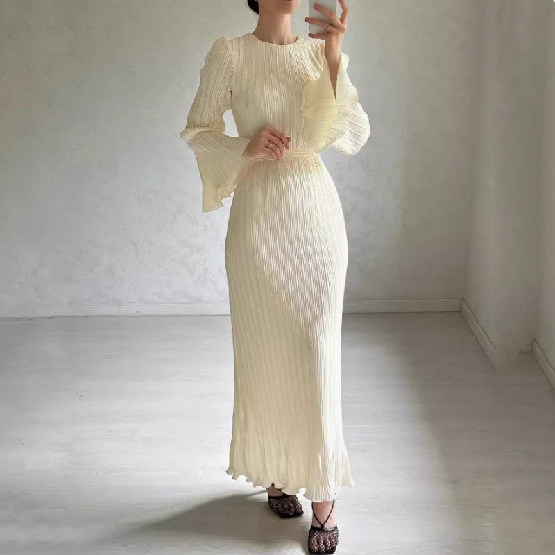Felicia™ – Vestido largo plisado con mangas acampanadas