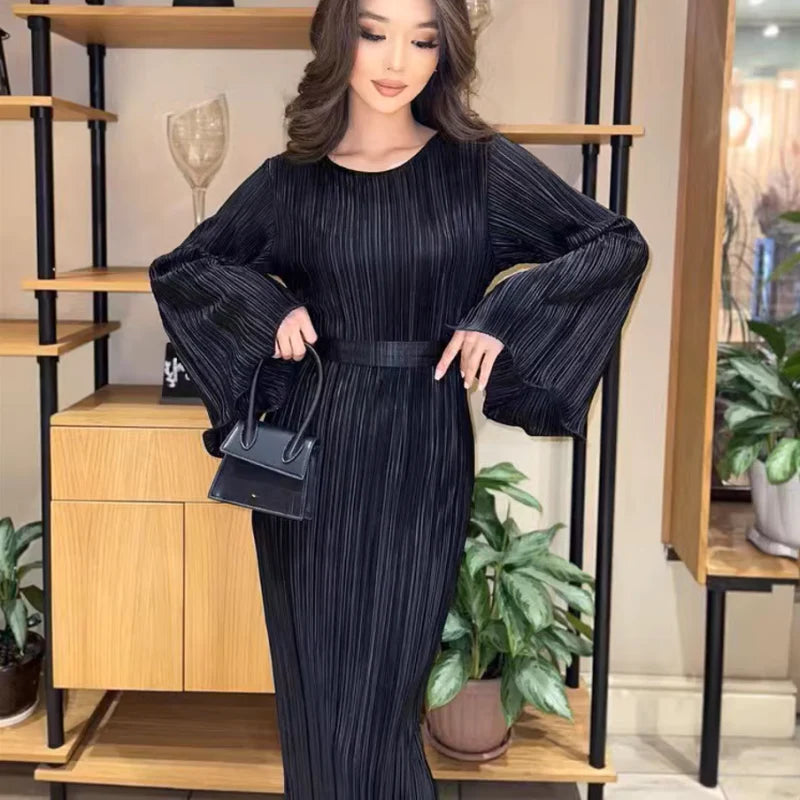 Felicia™ – Vestido largo plisado con mangas acampanadas