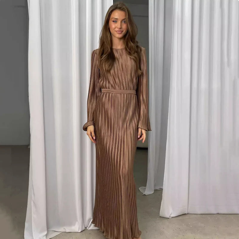 Felicia™ – Vestido largo plisado con mangas acampanadas