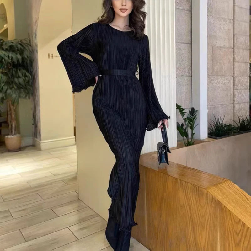 Felicia™ – Vestido largo plisado con mangas acampanadas