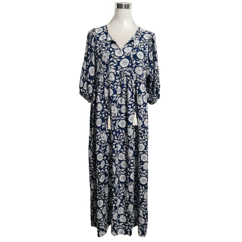 Amara - Vestido largo con estampado floral azul marino