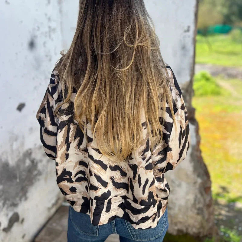 María - Chaqueta bomber con cremallera y estampado de cebra