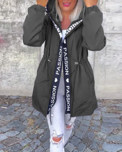 Iris - Abrigo informal con capucha y cordón ajustable