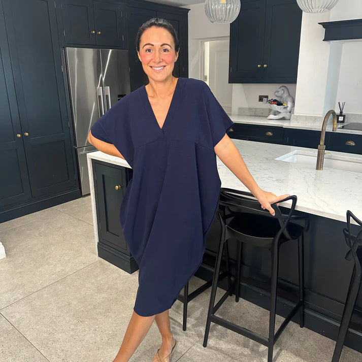 Gabriela™ – Vestido amplio de verano con escote en pico y estilo minimalista
