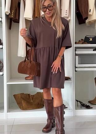 Nuria - Vestido amplio de estilo minimalista