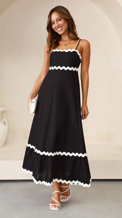 Clara™ Vestido largo con tirantes finos y detalle de ondas en contraste