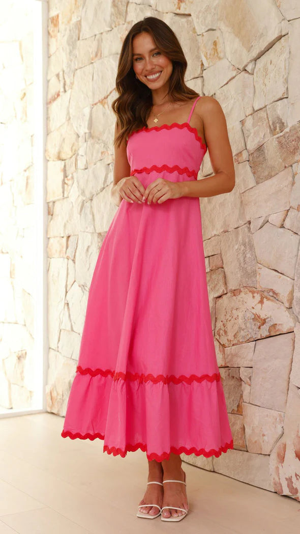 Clara™ Vestido largo con tirantes finos y detalle de ondas en contraste