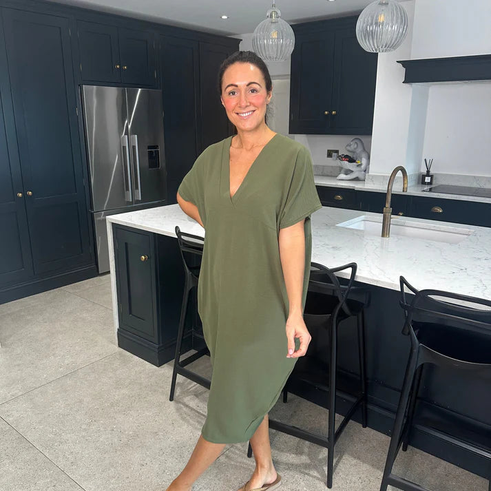 Gabriela™ – Vestido amplio de verano con escote en pico y estilo minimalista