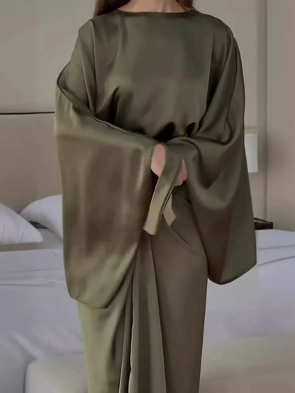 Patricia – Vestido maxi satinado con manga murciélago