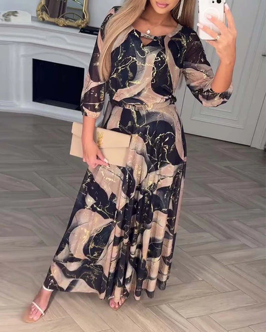 Cora - Vestido elegante con manga tres cuartos y estampado abstracto