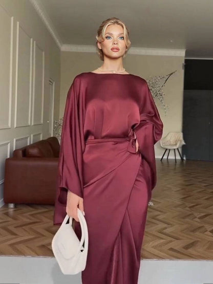 Patricia – Vestido maxi satinado con manga murciélago