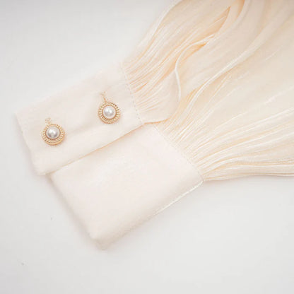 Eugenia – Vestido mini con volantes y pliegues neutros