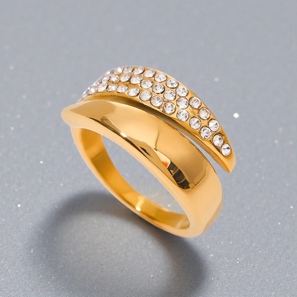 Julia – Anillo elegante Haven