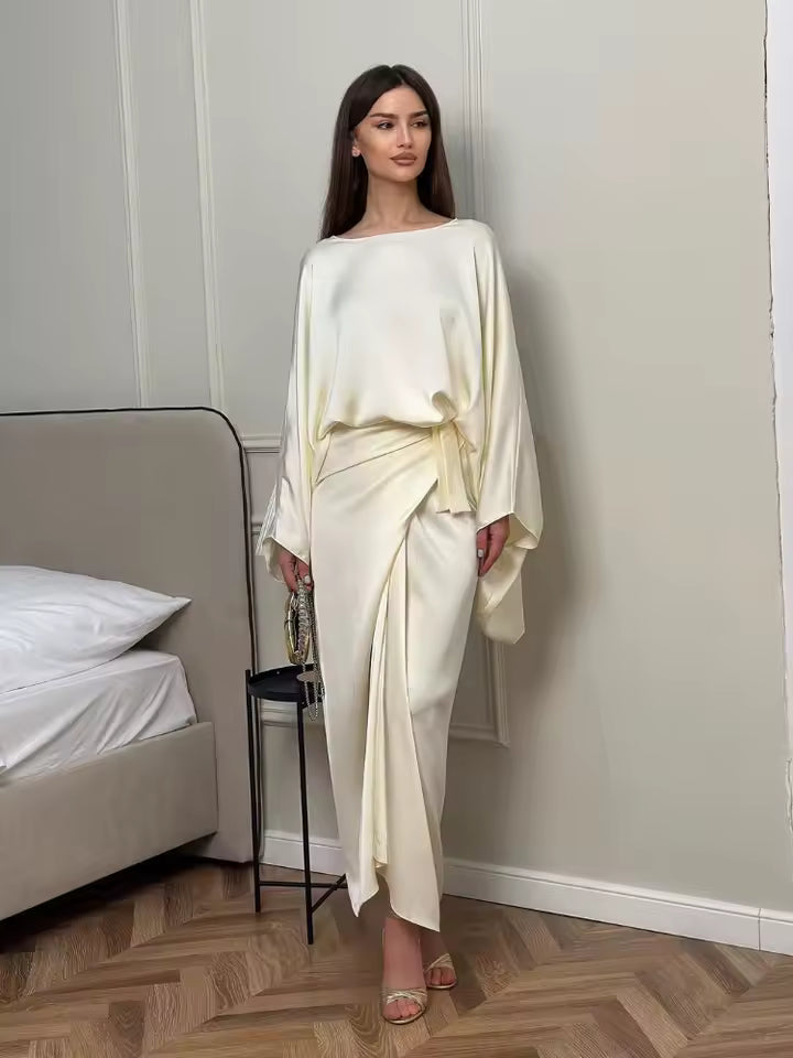 Patricia – Vestido maxi satinado con manga murciélago