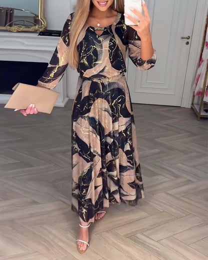 Cora - Vestido elegante con manga tres cuartos y estampado abstracto