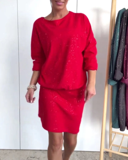 Alicia – Vestido recto con cuello redondo y brillo sutil