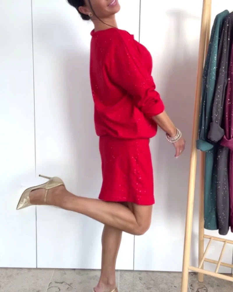 Alicia – Vestido recto con cuello redondo y brillo sutil