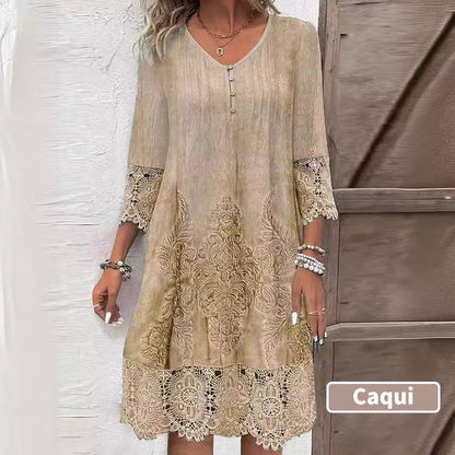 Lucía™ Vestido corto con bordado floral y encaje, manga 3/4 y escote en pico