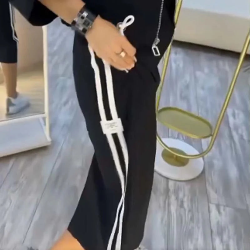 Belinda - Conjunto moderno con bloques de color y líneas elegantes