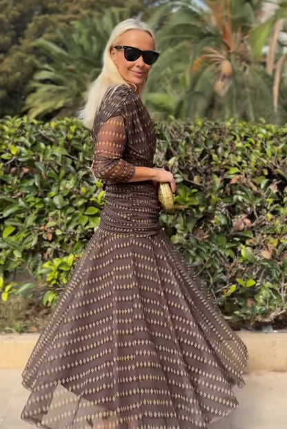 Carla - Vestido largo de malla con cuello en V y estampado bohemio