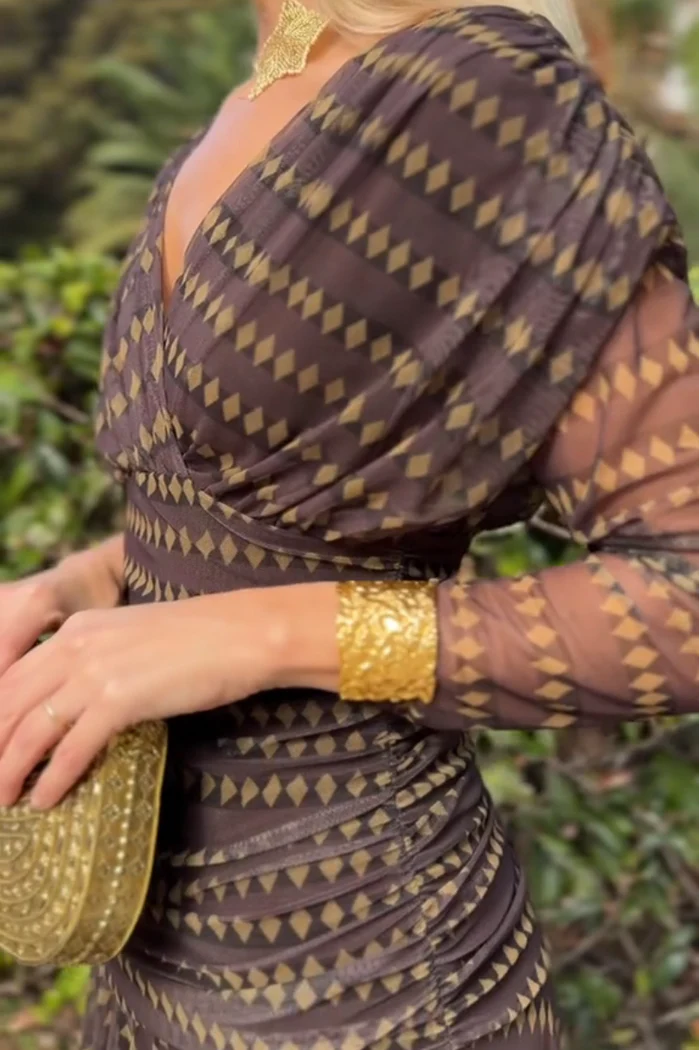 Carla - Vestido largo de malla con cuello en V y estampado bohemio